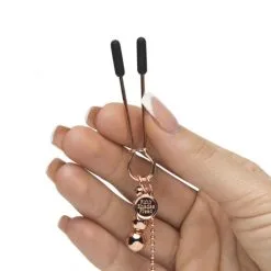 Fifty Shades Freed Pinces à Seins Et Clitoris All Sensation 11 Fifty Shades Freed Pinces à Seins Et Clitoris All Sensation -Sextoy Soldes pince seins clitoris all sensation fifty shades freed 5