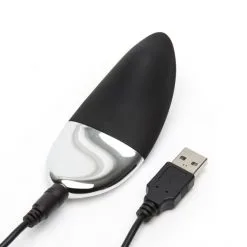 Fifty Shades Of Grey Stimulateur Clitoris Télécommandé Relentless Vibrations -Sextoy Soldes stimulateur clitoris relentless vibrations remote control panty vibe 4